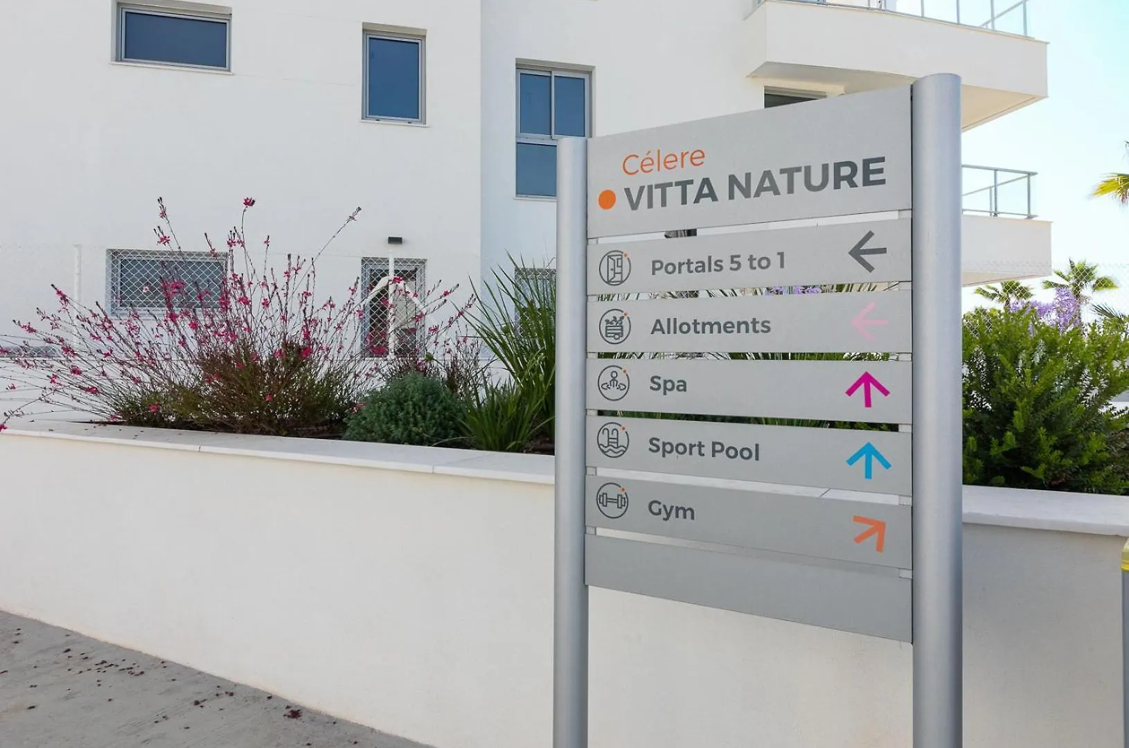 Vitta Natura Celere, El Faro Malaga